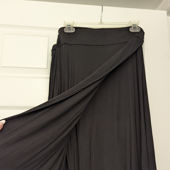 GAP black wrap skirt - Picture 2 of 3